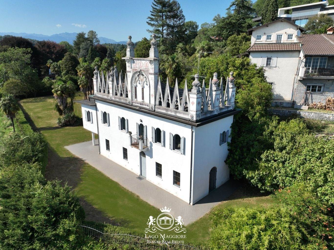 VILLA CASTIGLIONI L’EVOLUZIONE DEL PRESTIGIO IN UNA DIMORA STORICA D’IMPRONTA NEOGOTICA